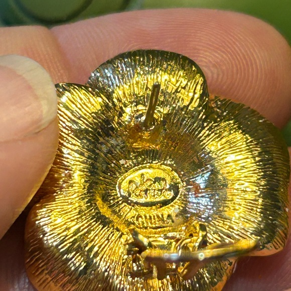 Joan Rivers Stamped Vintage Earrings with White Enamel and Swarovski Crystals - Picture 4 of 7